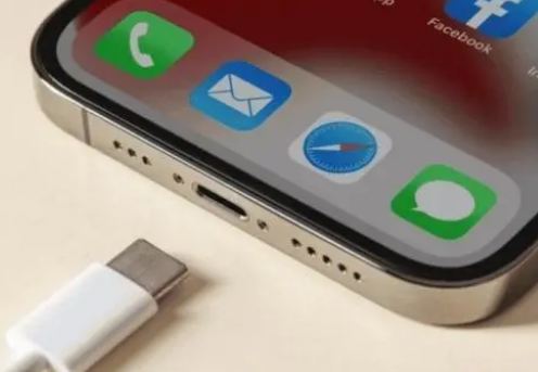 石河子苹果15维修分享iPhone15改USB-C接口后能和安卓用户互借充电器吗